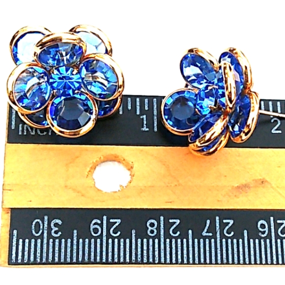NWOT VINTAGE Swarovski Savvy Blue Crystal Earrings - Picture 6 of 8